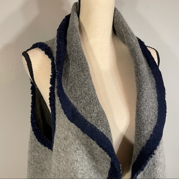 NWT Aris. A Wool Blend Circle Knit Design Open Front Sleeveless Sweater Duster - Picture 3 of 16